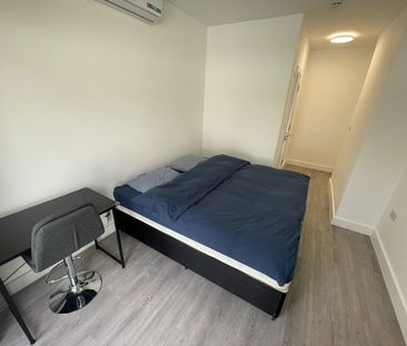Room in a Shared House, Greyhound Hill, NW4 - Photo 6