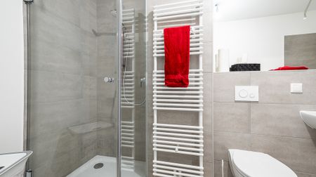 REIHENMITTELHAUS ZUM WOHLFÜHLEN - MIT 5 ZIMMERN, EINBAUKÜCHE UND KLEINEM GARTEN - Photo 3