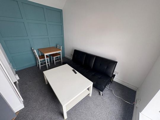 3 bedroom maisonette to rent - Photo 1