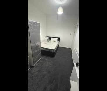 Room in a Shared House, Sarehole Road, B28 - Photo 4
