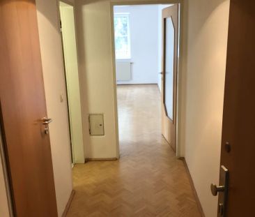 Gemütliche 2-Zimmer- Wohnung mit neu möblierter Küche und PKW-Tiefg... - Photo 5