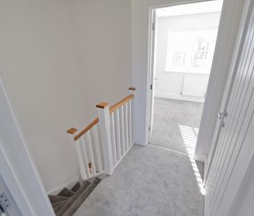 2 bedroom terraced house to rent - Photo 4