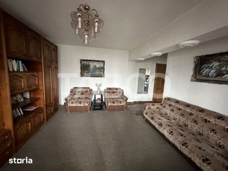 Apartament de inchiriat 2 camere decomandat etaj 3 mobilat utilat - Photo 3