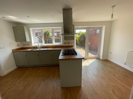 4 Bedroom Detached House To Rent - Photo 5