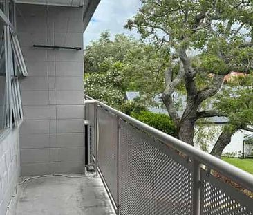 Sunny Apartment Hospital Location - Photo 1