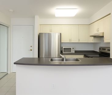 For Lease - 35 Kingsbridge Garden Circle Unit# 1604, Mississauga, O... - Photo 4