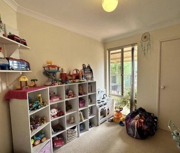 Low Maintenance Easy Care- 3 bedrooms villa with 2 parking - Photo 6