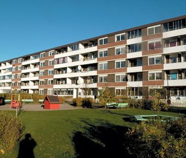Bäckgårdsvägen 40, Vårby - Photo 1