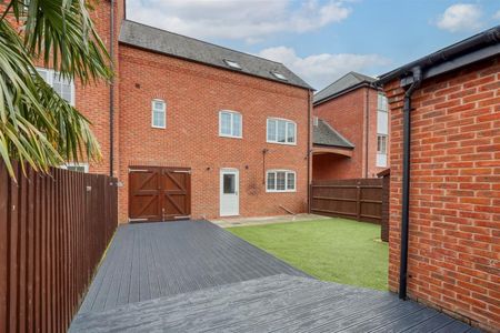 Pipistrelle Drive, Market Bosworth, Nuneaton - Photo 3