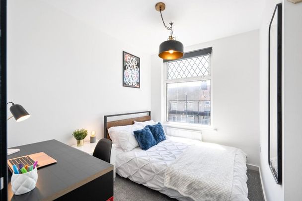 Sixth Avenue, Horfield - Photo 1