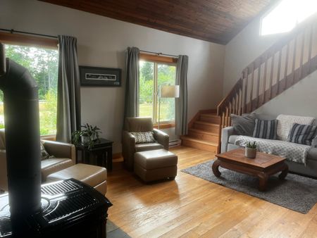 Furnished 4-Bedroom Home on 5 Acres – Available April 1st. - Photo 2