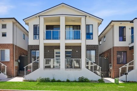 13 Fernyhough Street, Rouse Hill NSW 2155 - House For Rent | Domain - Photo 3