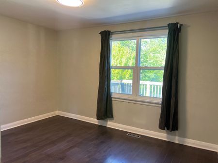 For Lease - 120 Beatrice Street, Oshawa, Ontario - Photo 2