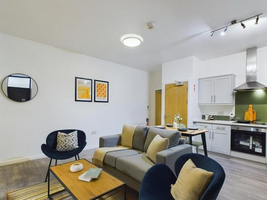 1 bedroom in a house share to rent - Photo 1