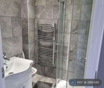 1 bedroom in a house share to rent - Photo 6