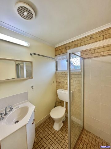 Unit in Complex - Photo 3