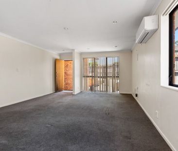 Modern 3-Bedroom Home in the Heart of Glen Eden - Photo 4
