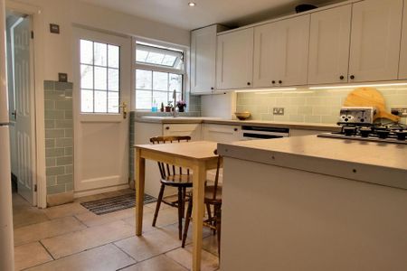 3 bedroom terraced house to rent - Photo 5