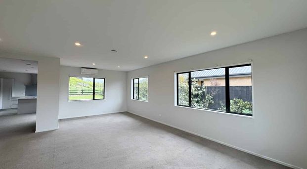 Four bedroom home in popular Pegasus! - Photo 1