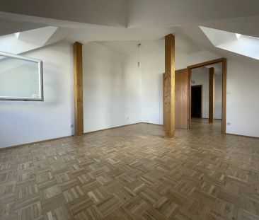 Zentral gelegene 2-Zimmer-Dachgeschoßwohnung mit besonderem Flair - Photo 2