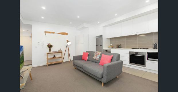 Ground Floor Garden Apartment - Photo 1