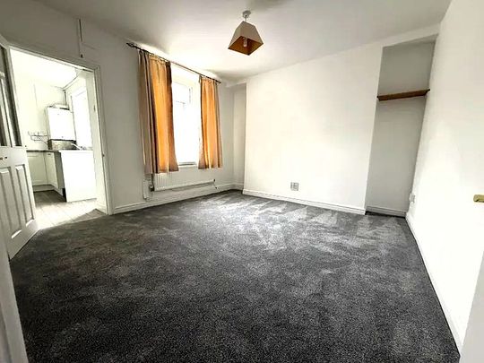 £ 850 PCM, 3 Bedroom House with Garden on Fountain Street, Trehafod, Pontypridd, CF37 2LS - Photo 1