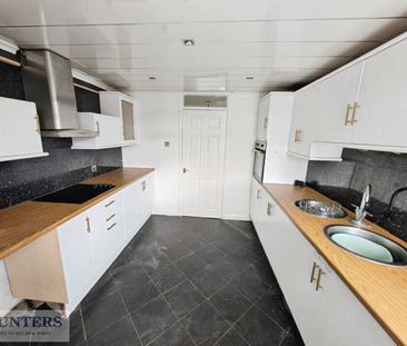 3 bedroom House To Let Total Size: 1131 SQ FT - Photo 2