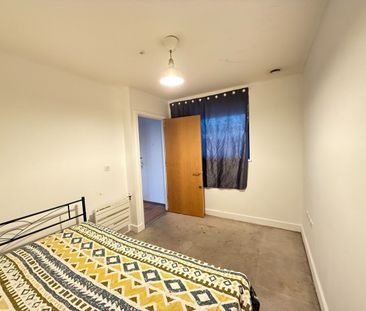 2 Bed Flat, Rathbone Market, E16 - Photo 2