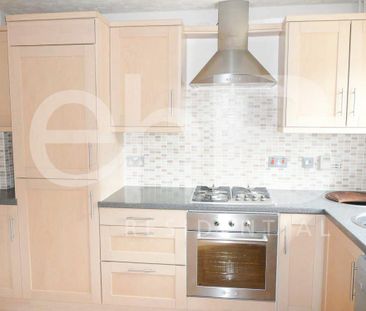 3 bedroom terraced house to rent - Photo 4