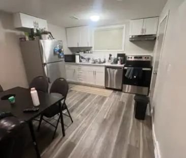 Fully Renovated 2 bedroom LEGAL BASEMENT SUITE!! in inner City of K... - Photo 1