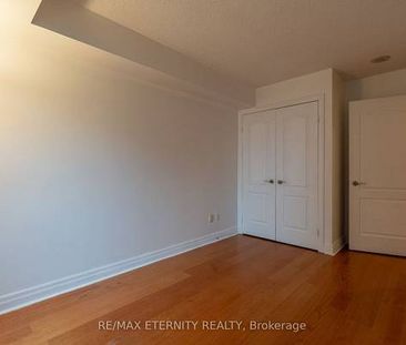 Yonge/Sheppard Bright +Spacious 1Bdrm Freshly Painted 9Ft Ceilings - Photo 2