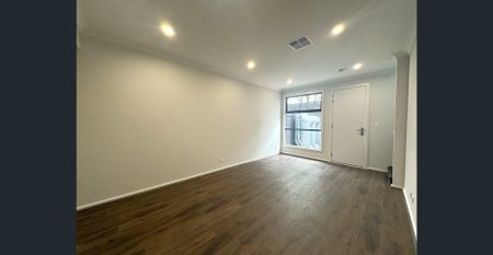 BRAND NEW - 3 Bedroom Townhouse! - Photo 2