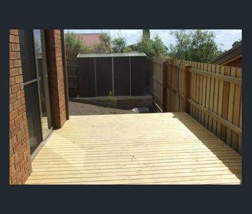 Stylish 3-bedroom home in Lilydale - Photo 6