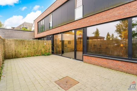 Gelijkvloers appartement met 2 slaapkamers, groot terras en parkeerplaats - Photo 5