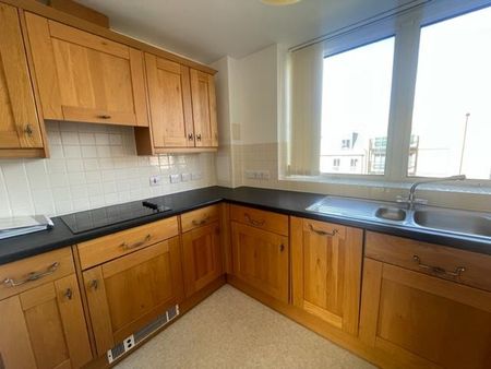 2 bedroom flat to rent - Photo 4