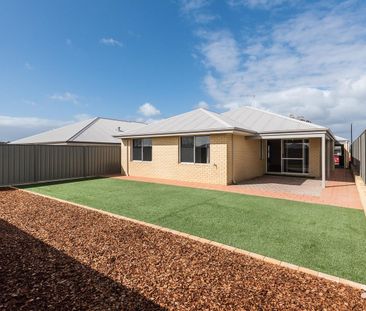 Stylish Family Home - Photo 4