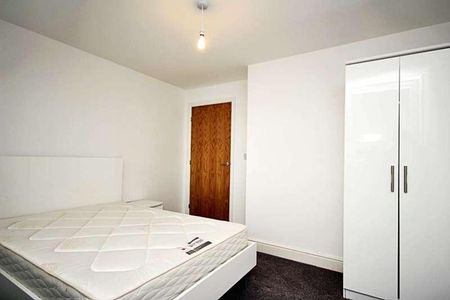 Acre House, Benbow Street, Sale, M33 - Photo 4