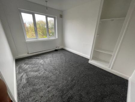 3 Bed Terraced House, Thornton Avenue, LS12 - Photo 5