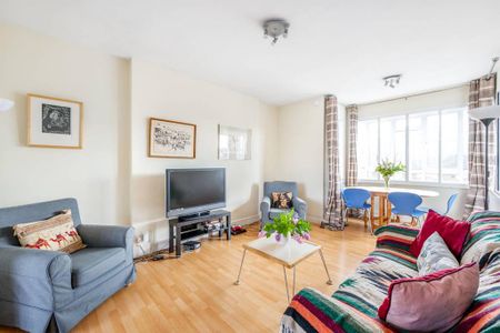 3 bedroom flat to rent - Photo 4