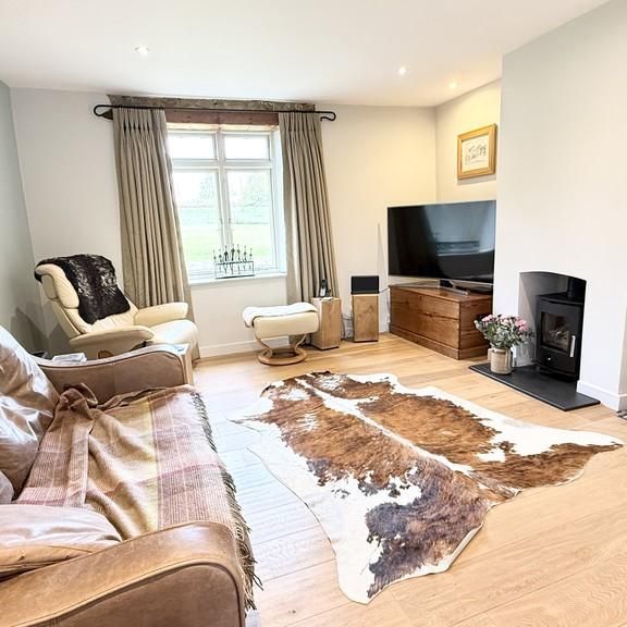 4 bedroom detached house to rent - Photo 1