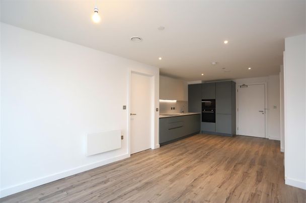 The Railings, Middlewood Locks - Photo 1