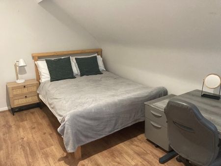 2 Lisburn Avenue, Belfast, BT9 7FX - Photo 3