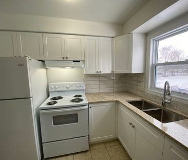 Two Bedroom Townhouse - Photo 4