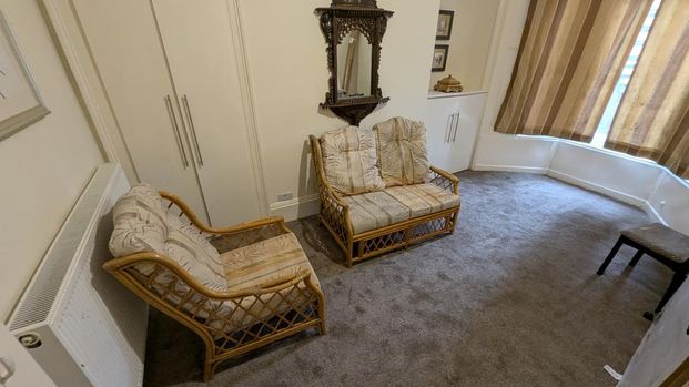 2 bedroom ground floor flat to rent - Photo 1