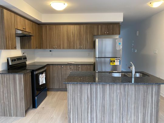 For Lease - 19 Pumpkin Corner Crescent, Barrie, Ontario - Photo 1