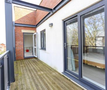 2 bedroom flat to rent - Photo 2