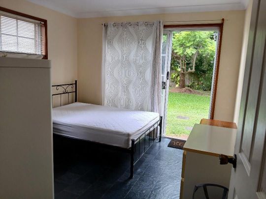 Coopers Plains - Photo 1