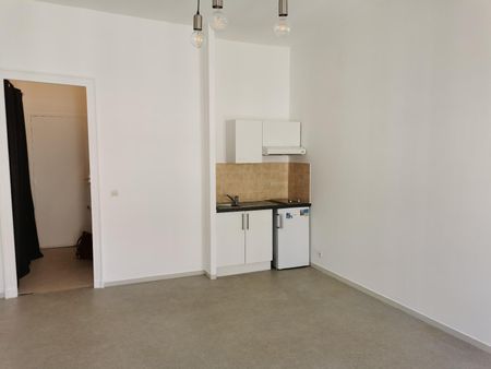 Location Appartement 1 pièce 26m² BORDEAUX 33000 - Photo 2