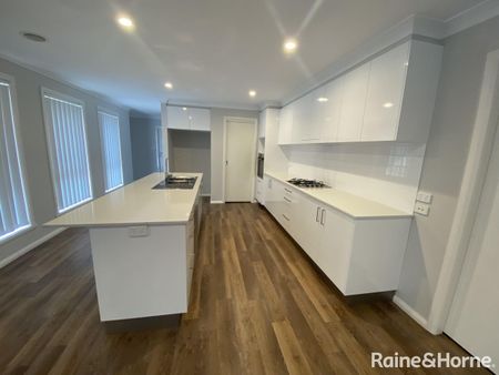 THREE BEDROOM HOME IN CENTRAL NORTH ORANGE - Photo 5