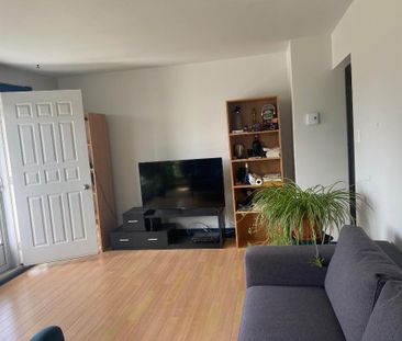 Sorel-Tracy grand logement 5 1/2- immense cour - Photo 4